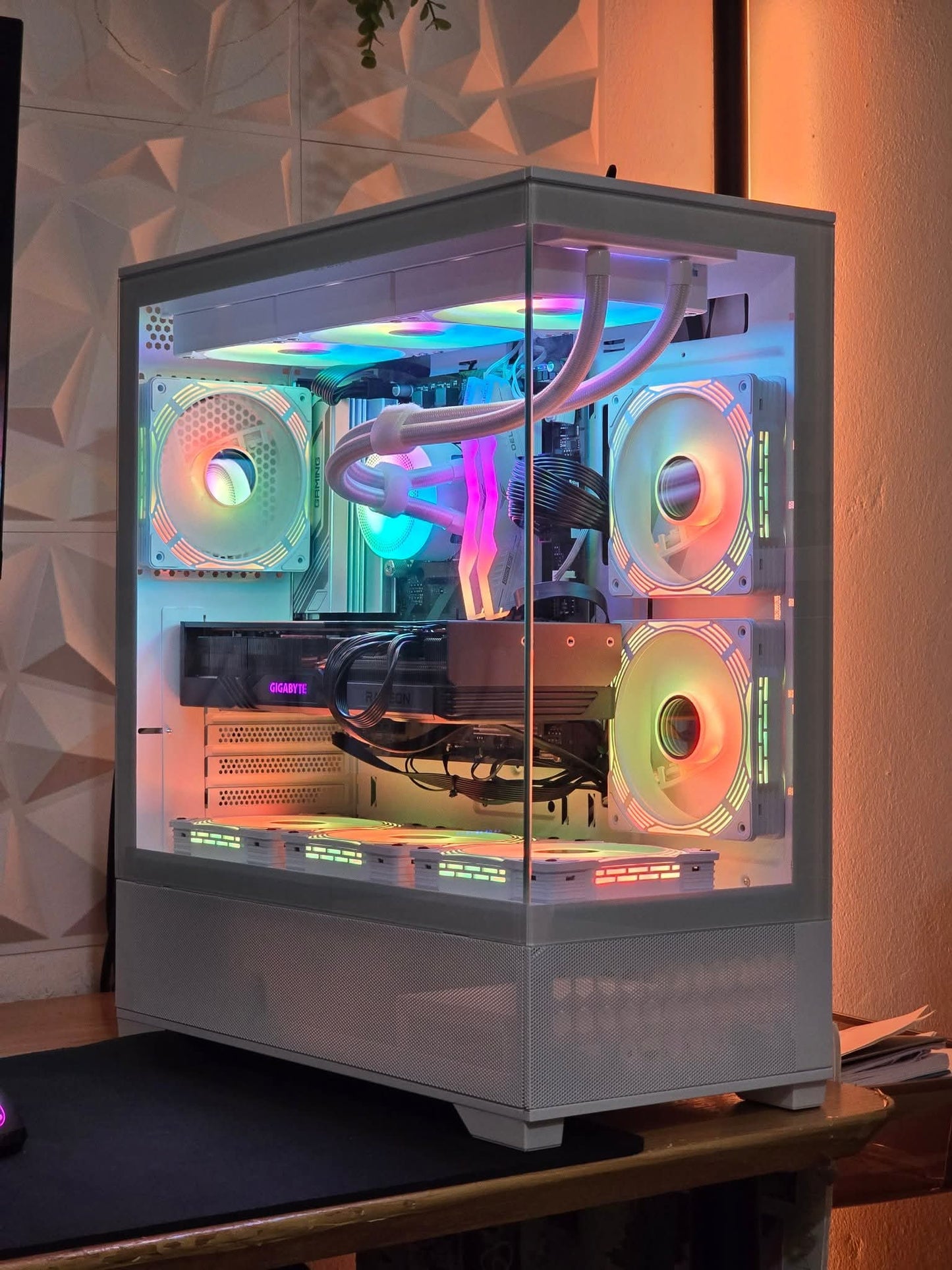 Gaming PC - RTX 5070Ti 16 GB- RYZEN 7 9800X3D - 1 TB SSD M.2 - 32 GB RAM DDR5 RGB WHITE - LIQUID COOLER