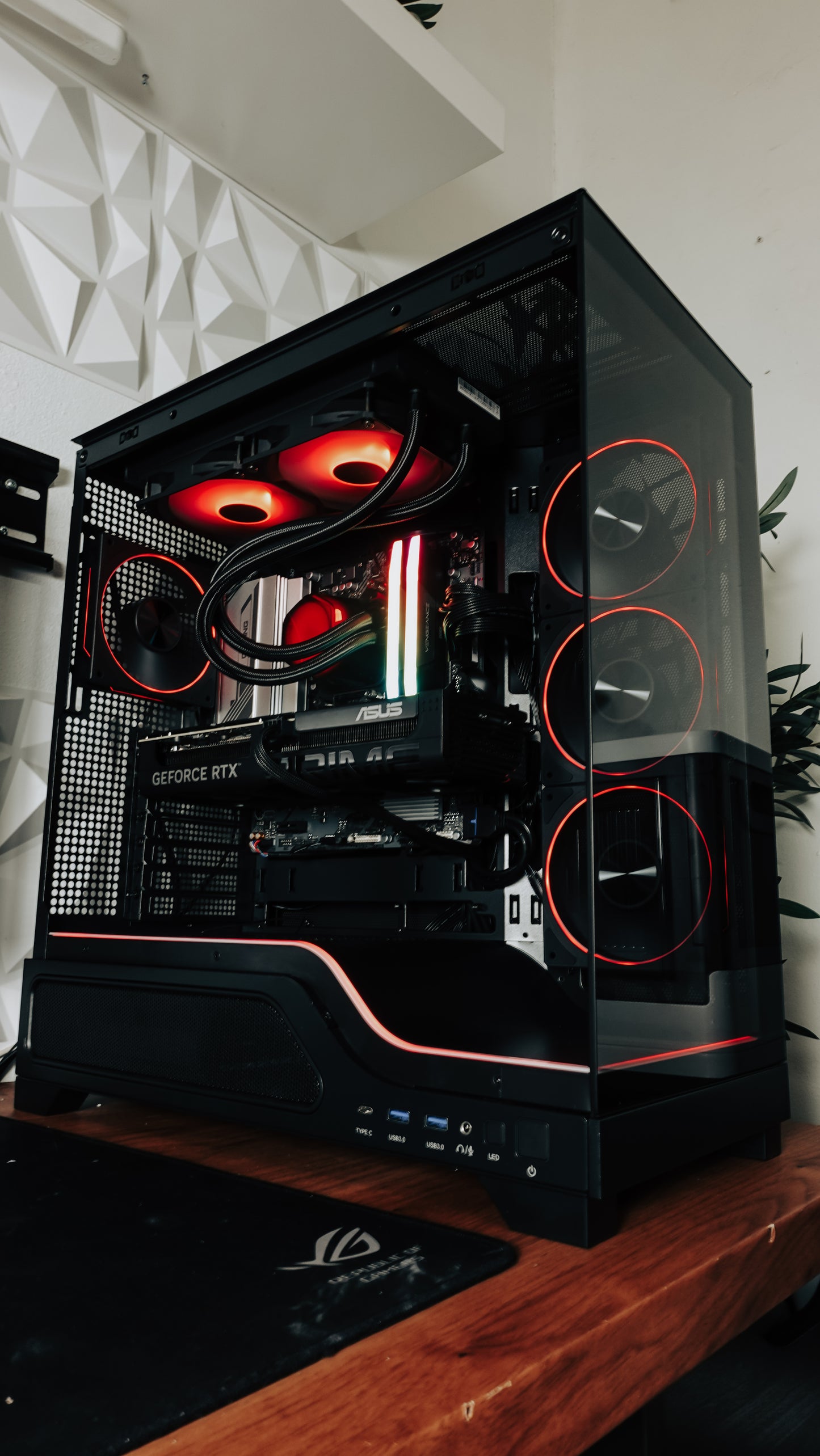 BEAST GAMING PC - Ryzen 9 7900x ⚡ RTX 5070  / 32 GB DDR5 6400MHz / LIQUID COOLER