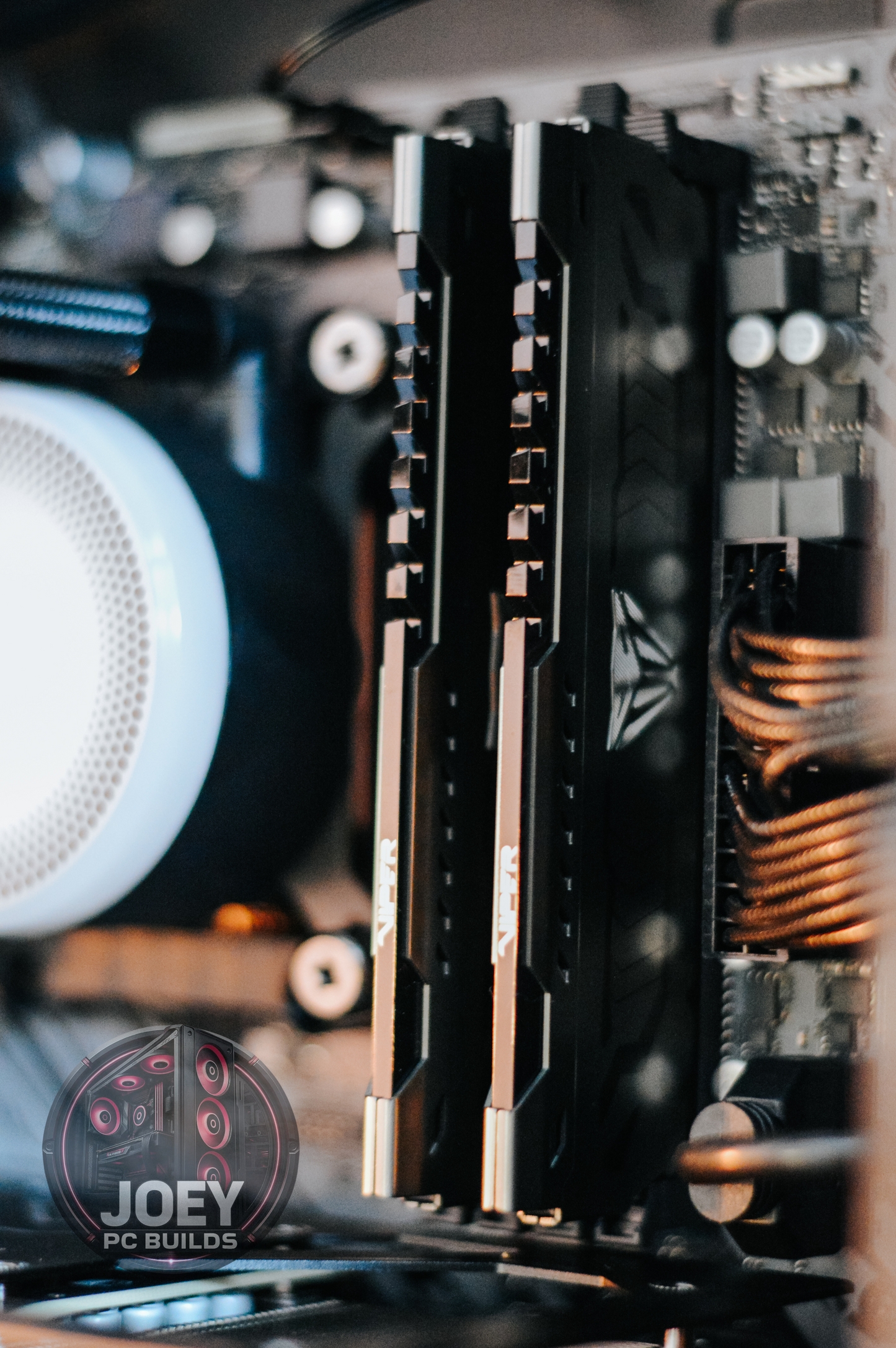 Wood Edition☘️🪵 – Gaming PC Ryzen 9 5900X + RX 9060XT / Liquid Cooler / 32GB RAM / 2TB SSD / Win 11 Pro