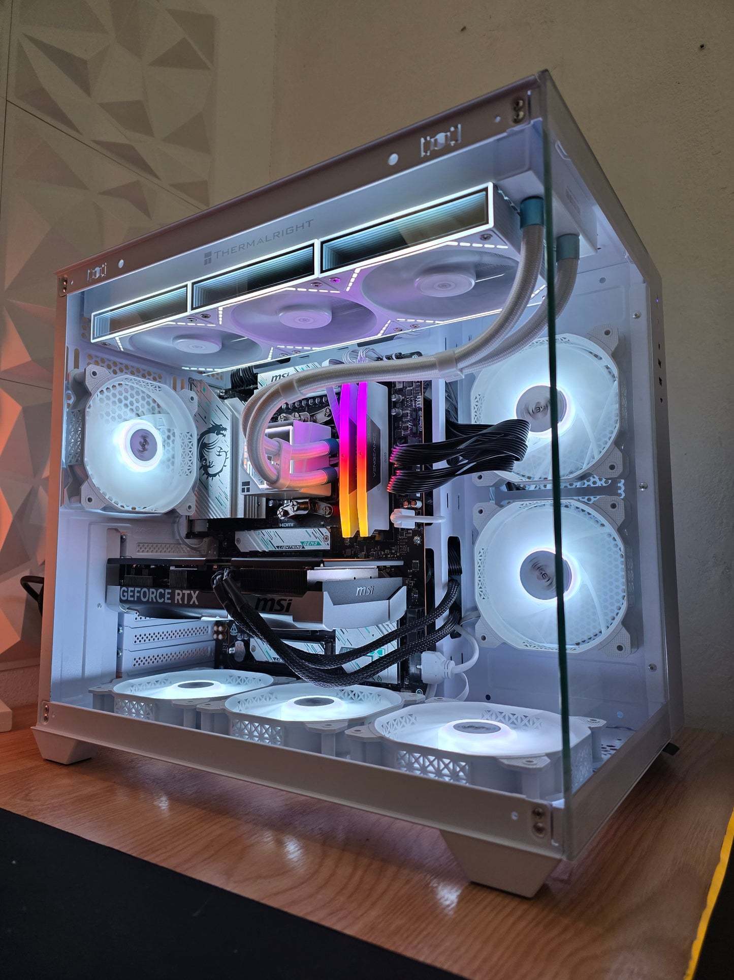 Gaming PC - RTX 5070/ RYZEN 7 7800X3D/ 2 TB SSD/ LIQUID COOLER 360/32 GB RAM DDR5