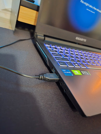 Laptop Gaming Gigabyte G5 KD RTX 3060, 32 GB RAM, 1.5 TB ( Remanufacturada)