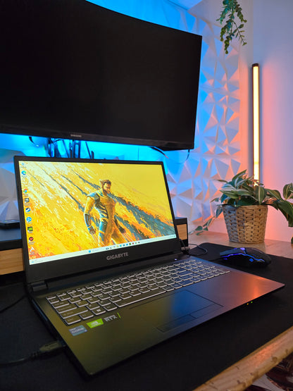 Laptop Gaming Gigabyte G5 KD RTX 3060, 32 GB RAM, 1.5 TB ( Remanufacturada)