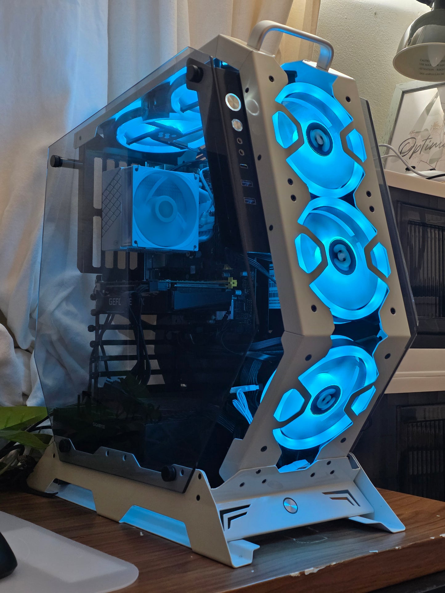 ❄️ White Starter Gaming PC 🤍 | GTX 1660 SUPER 🎮 | Ryzen 5 2600X ⚡ | 16GB RAM | SSD Rápido