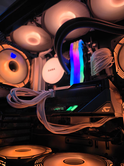 Computadora Gaming RX9070 16 GB/ RYZEN 9 7900,32 GB RAM, 2 TB SSD