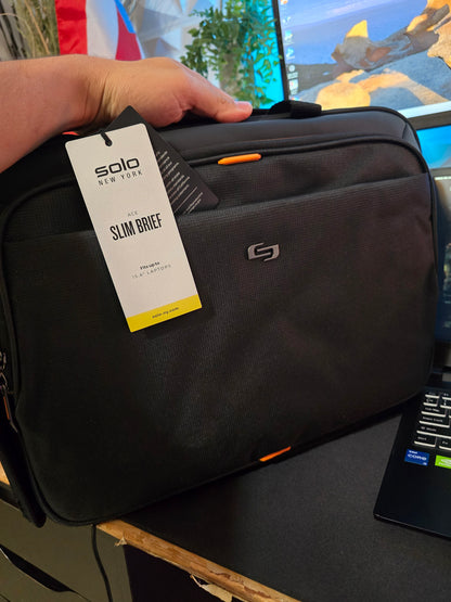 Laptop Gaming Gigabyte G5 KD RTX 3060, 32 GB RAM, 1.5 TB ( Remanufacturada)