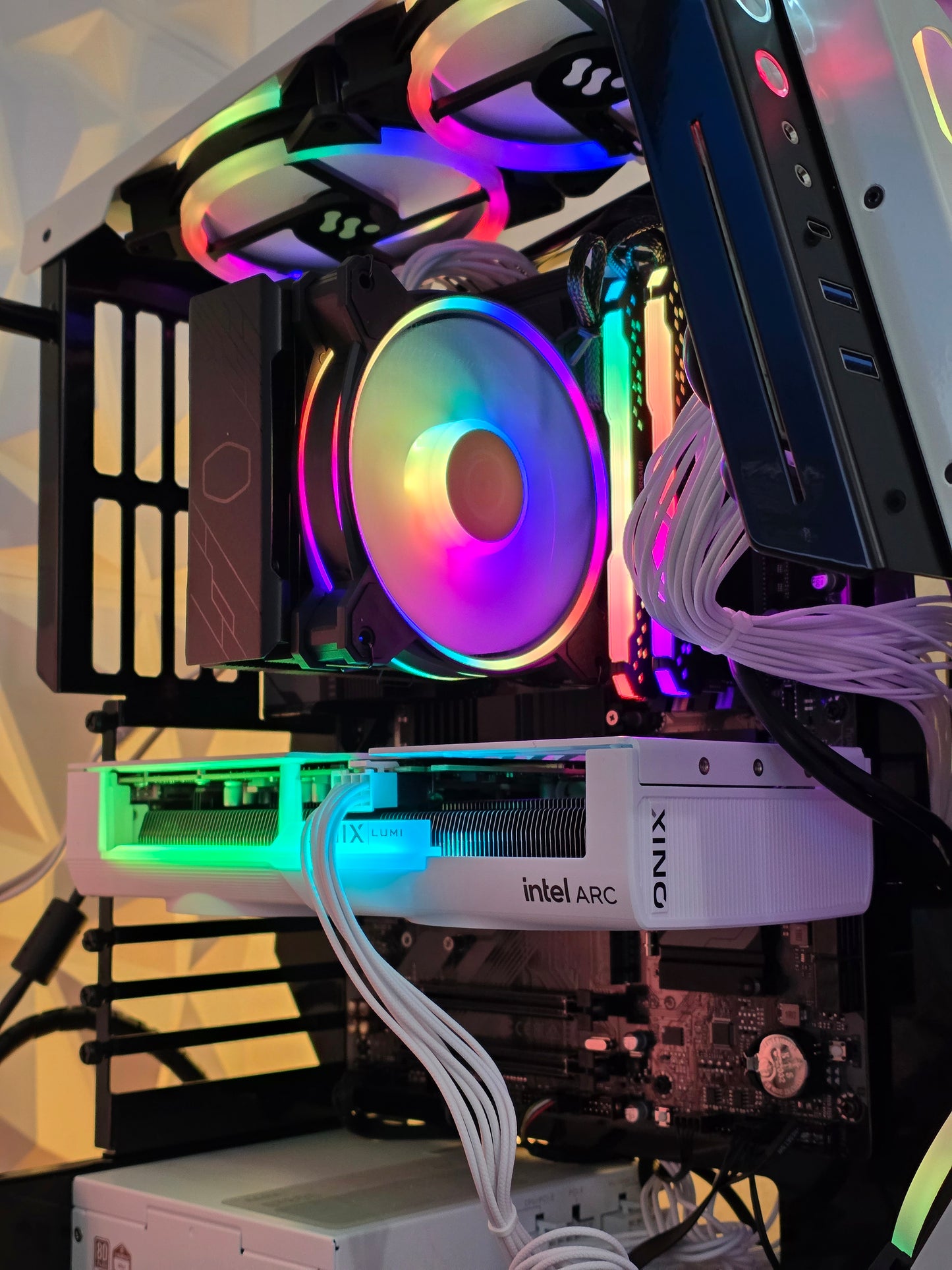 Gaming PC - Intel ARC B580 TRIPLE FANS 12 GB / 1 TB SSD / INTEL i5 14600KF / 32 GB RAM DDR4 3600 / WIN 11 PRO